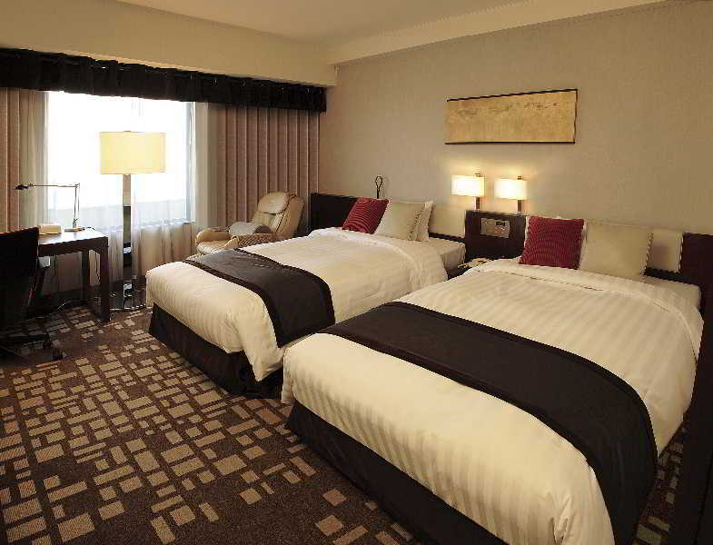Hotel Courtyard By Marriott Shin-osaka Station 5*