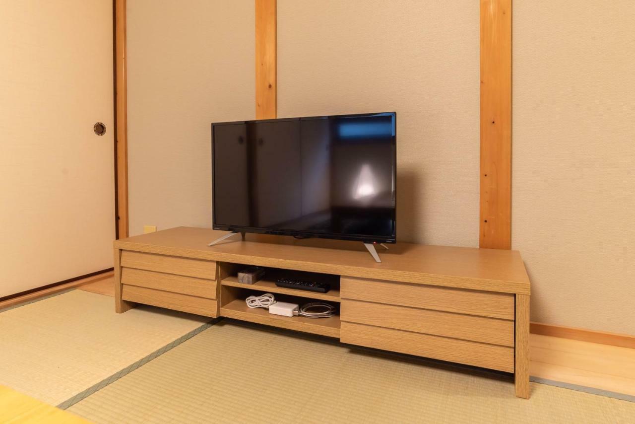 Bijou Naniwa *