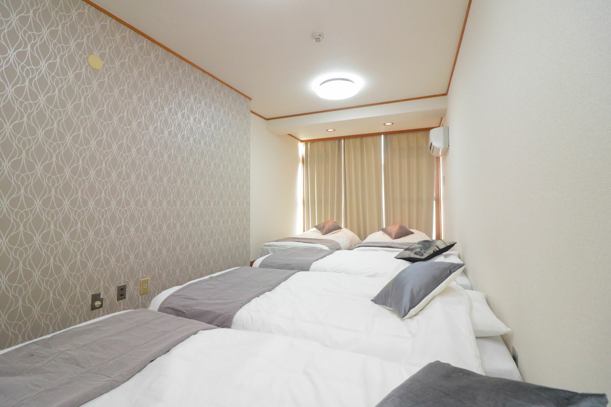 Hg Cozy No 35 日本橋駅前 *