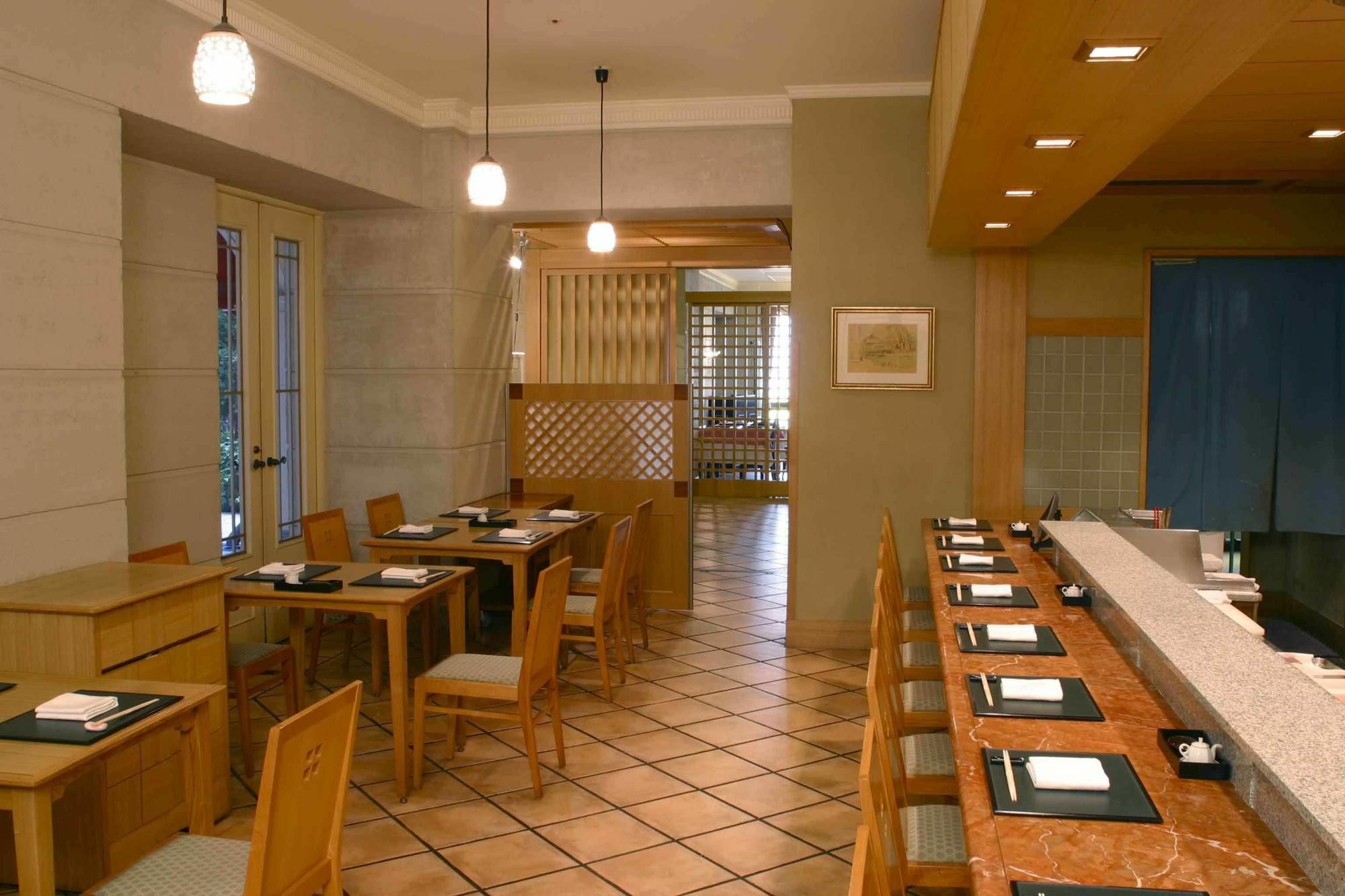 Monterey 4* Osaka