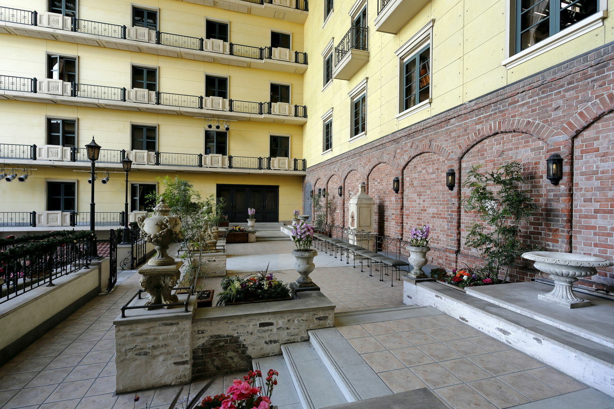 Hotel Monterey 4*