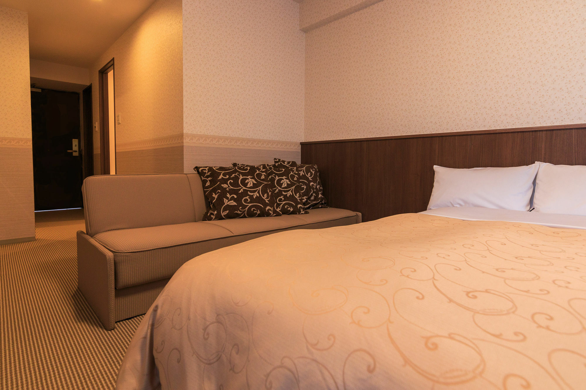 Quartz Shin-osaka Hotel
