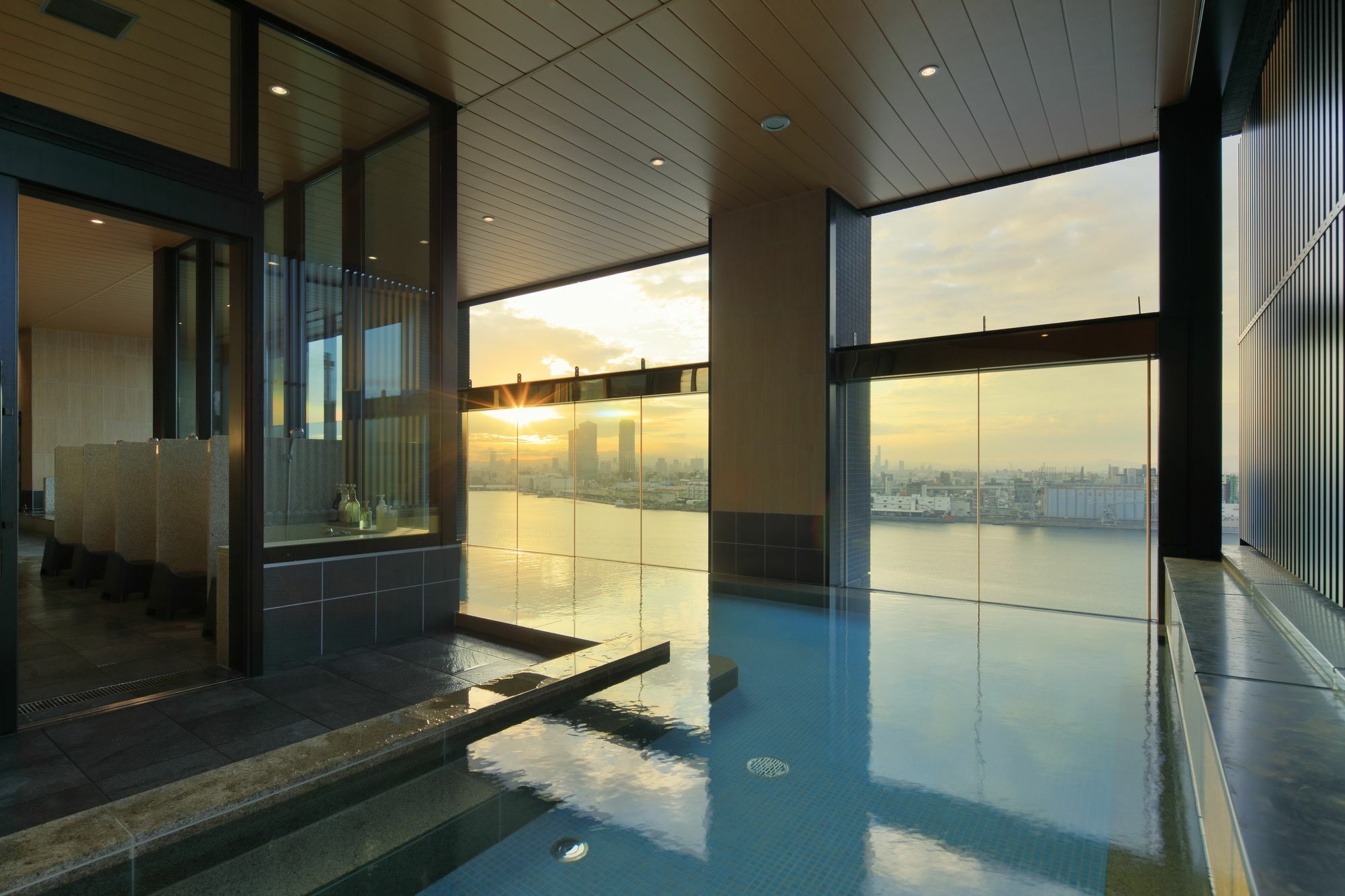 Hotel The Singulari & Skyspa At Universal Japan 4*