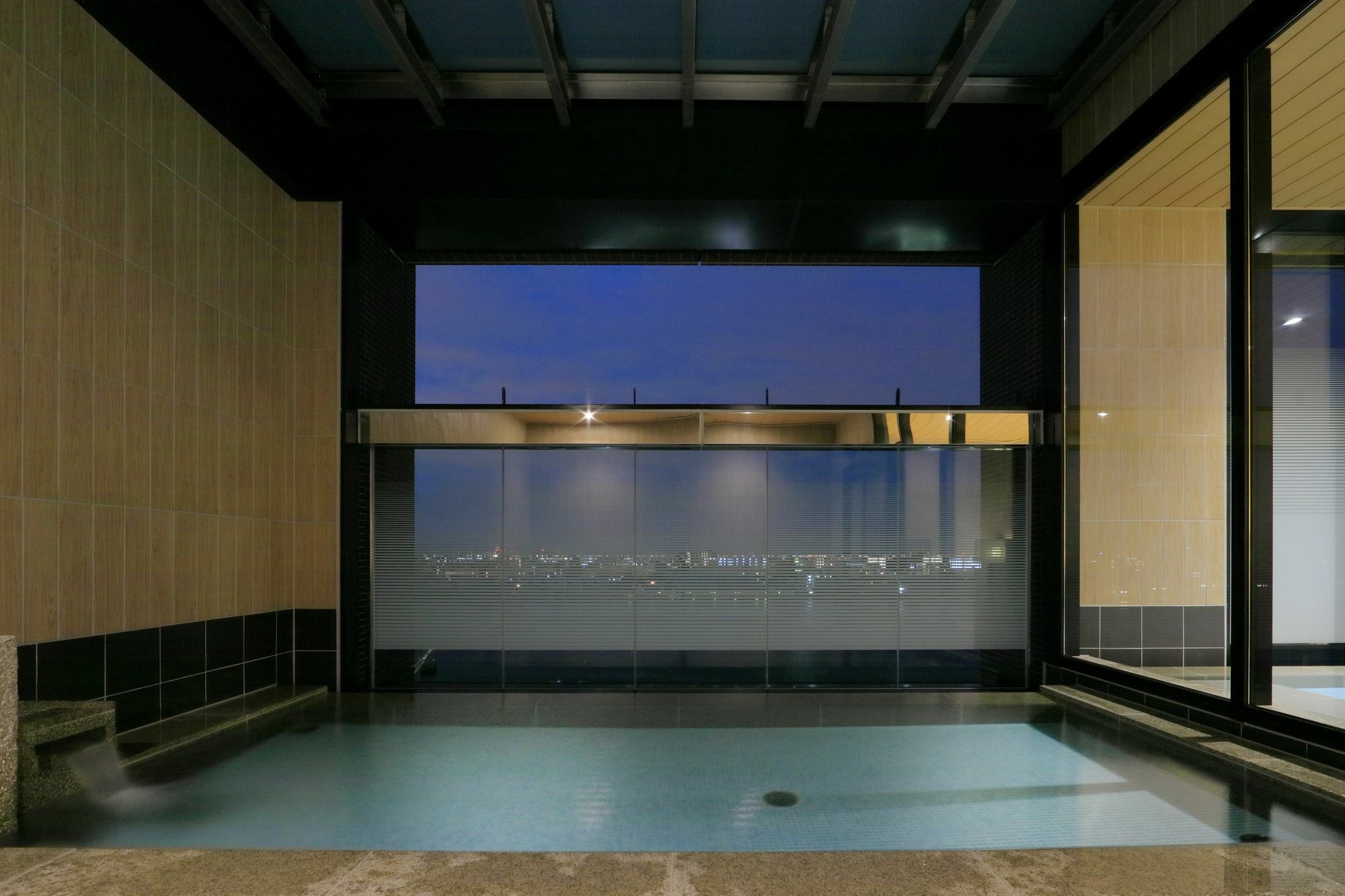 Hotel The Singulari & Skyspa At Universal Japan 4*