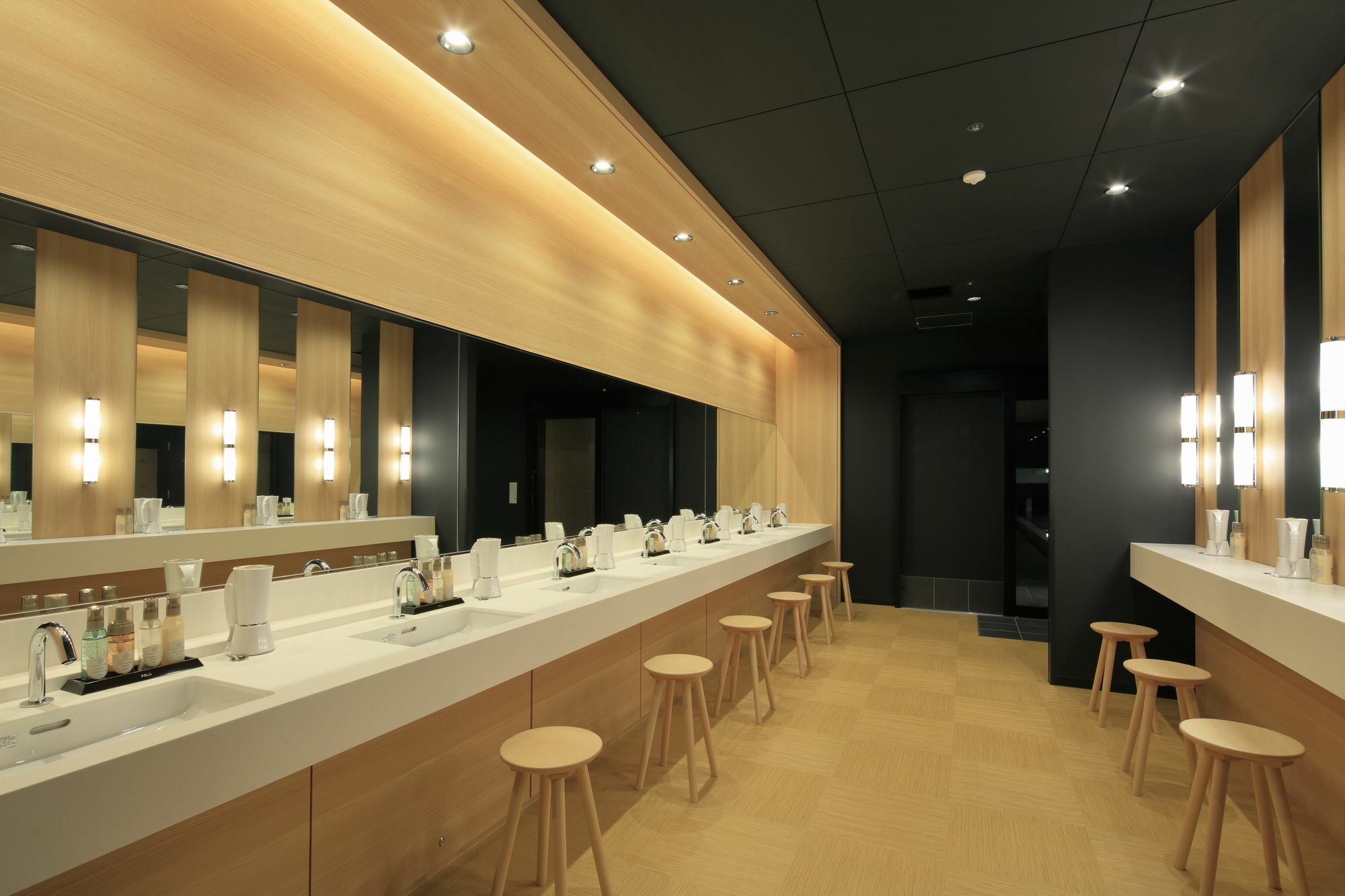 Hotel The Singulari & Skyspa At Universal Japan 4*