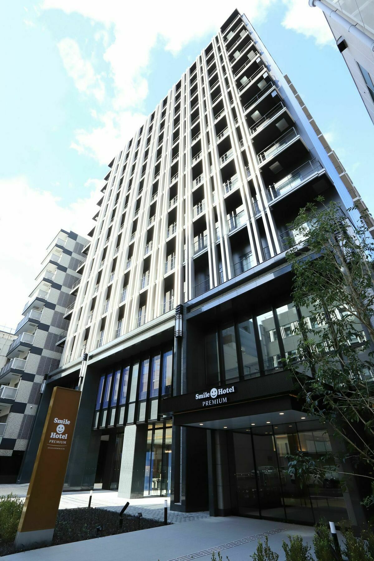 Hotel Smile Premium Hommachi 3*