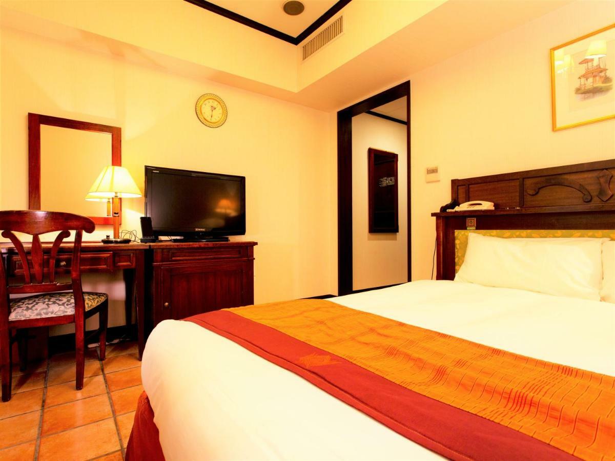 Monterey Hotel