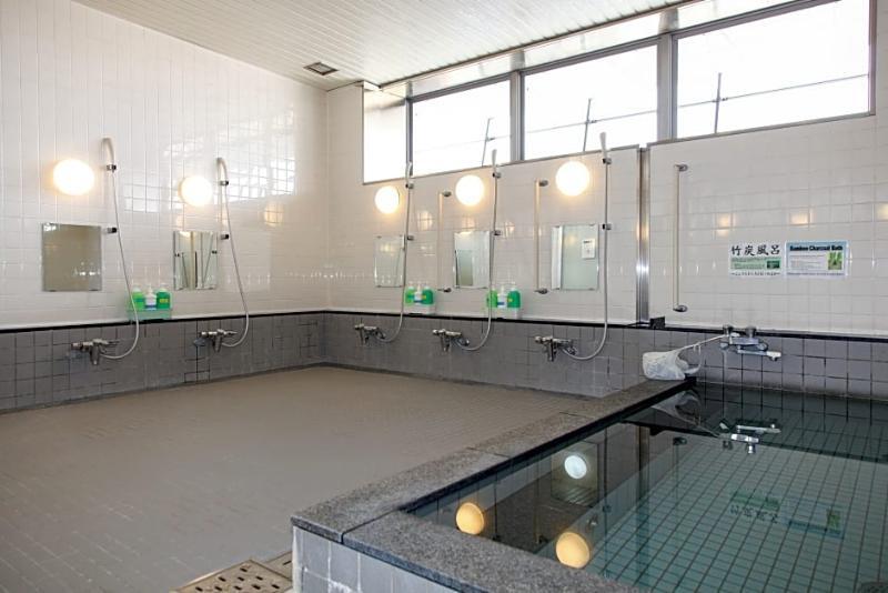Shin-osaka Youth Hostel *