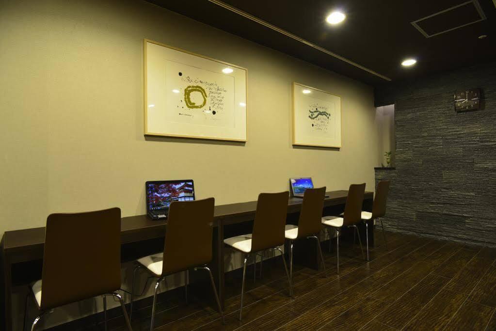 Capsule hotel B&s Eco Cube Shinsaibashi