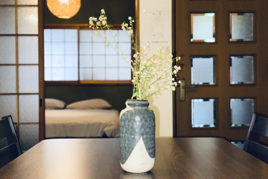 Holiday home 彬ーjr大阪環状線、近鉄駅、地下鉄 徒步5分、天然温泉、鶴橋焼肉観光。usj、心斎橋直通、交通便利 *