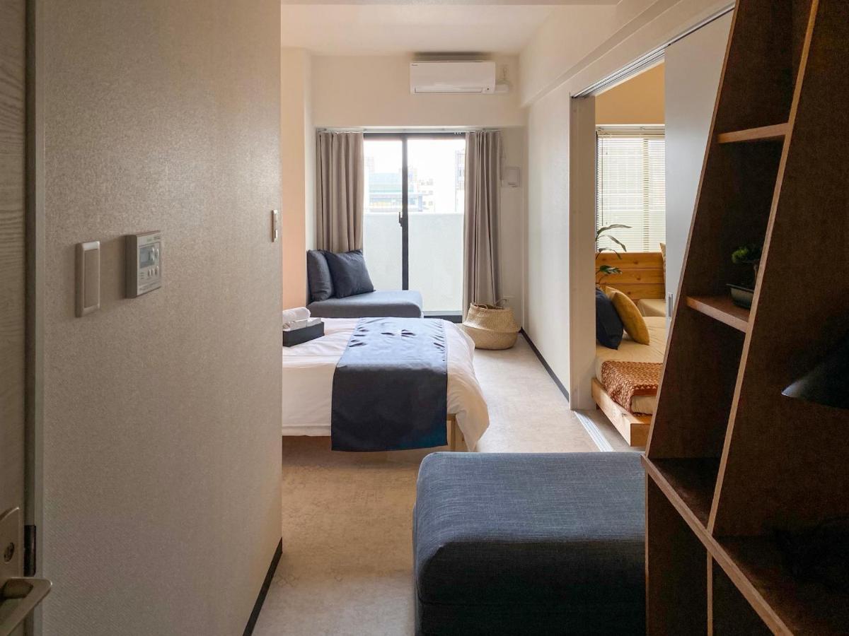 Earthmans Osaka-jo 3*