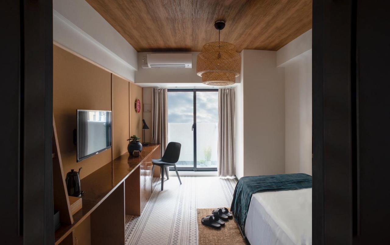 Earthmans Osaka-jo 3*