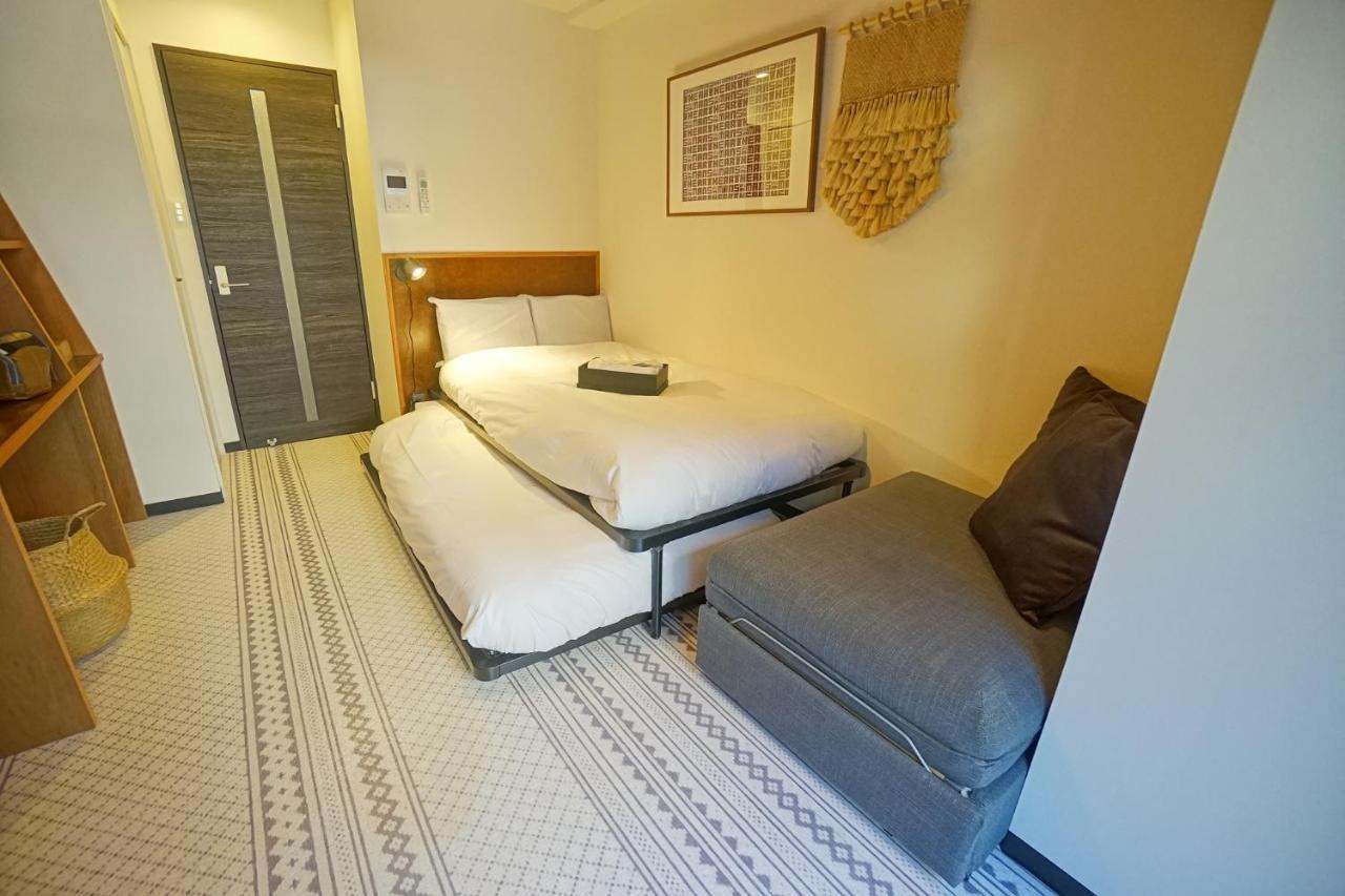 Earthmans Osaka-jo Aparthotel