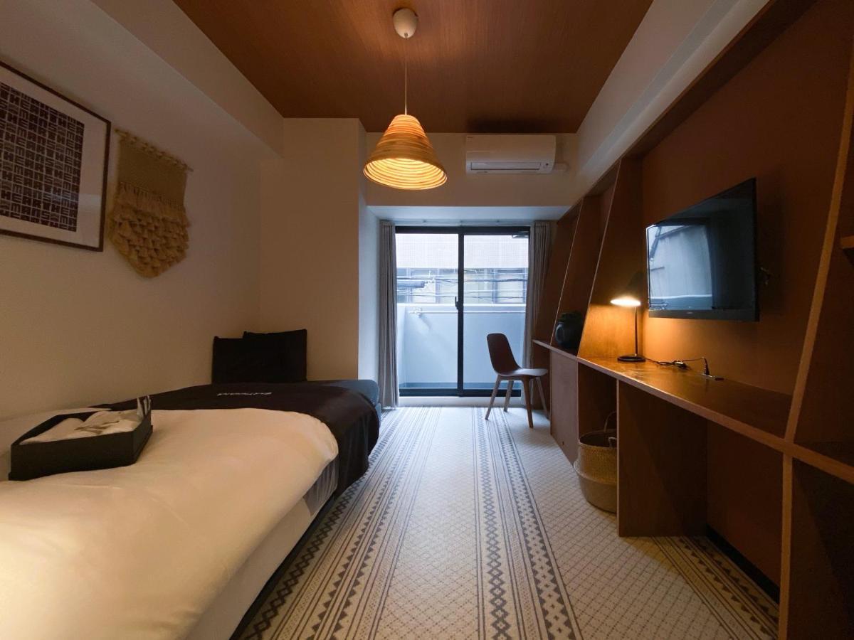 Earthmans Osaka-jo Aparthotel