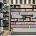 Quintessa Hotel Osaka Shinsaibashi Comic & Books
