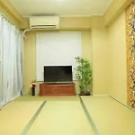 糖果屋岛之内