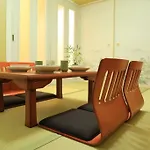 糖果屋岛之内