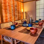 静かな住宅街、商店街横の戸建て　ベッド4台　最大8名様まで