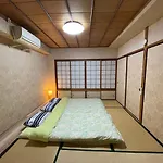 大阪市中心，难波车站5分钟，步行心斋桥道顿堀，独立公寓设备齐全
