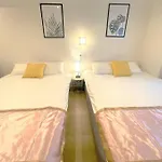 Good Location, Convenient Transportation Nipponbashi Station 4 Minutes Dotonbori 6 Minutes Kuromon Market 8 Minutes Double Bed O1