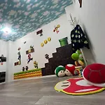 Usj駅近、難波梅田アクセス便利、ファミリー単身向け、マリオ部屋もあります！一棟貸し。