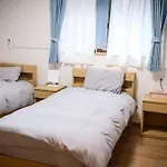 【Color Inn】难波站、高岛屋步行5分钟，新装修独栋别墅150平4房可住11人，空间宽敞设施齐全，八阪神社步行1分钟