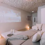 Puff Shinsaibashi Japanese Cloud House With Private Sauna