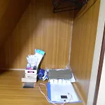 ペット可でusj まですぐ 木を基調としたログハウス調のお部屋