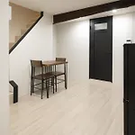 Official Trhouses 15 Minutes To Shinsaibashi, Kuromon Market And Namba