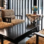 Hotel. Links Namba