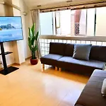 鶴橋駅徒歩4分/道頓堀・なんばへ地下鉄4分/広々スペース3階戸建て貸切