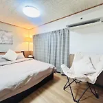 天下茶屋駅5分、専用庭付き平屋—Kik Iハウス