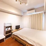 702 道頓堀側のお部屋 中心地へのアクセス抜群 ダブルベッド1台 お布団1枚