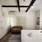 Official Trhouses 和御 玖鶴 15 Minutes To Shinsaibashi, Kuromon Market And Namba