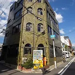 Universal Point House