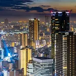 天神桥筋六丁目站 1 分钟 一趟电车可达梅田难波心斋桥道顿堀日本桥吃饭购物便利