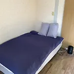 Two Devided Rooms With Two Large Beds Close To Nipponbashi
