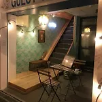 R Guest House - Hostel
