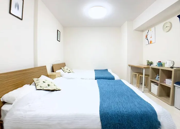 Hotel Aaron West