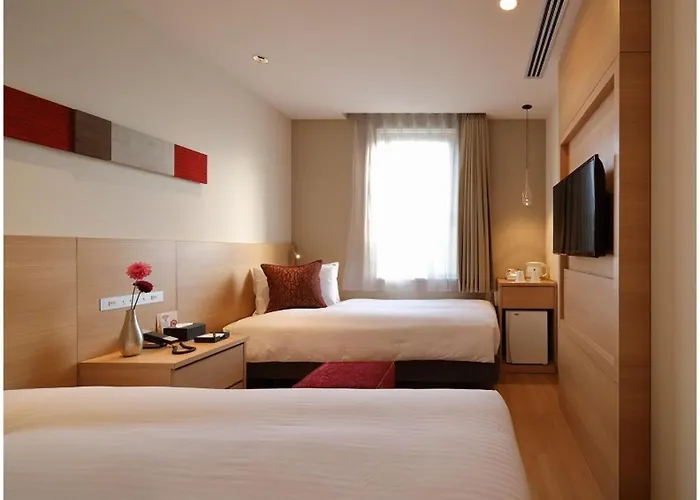 Red Roof Inn & Suites Osaka Namba Nipponbashi - Vacation Stay 81965V