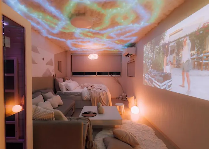 Puff Shinsaibashi Japanese Cloud House With Private Sauna