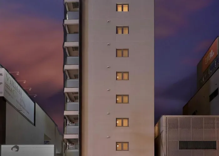 Nipponbashi Crystal Hotel