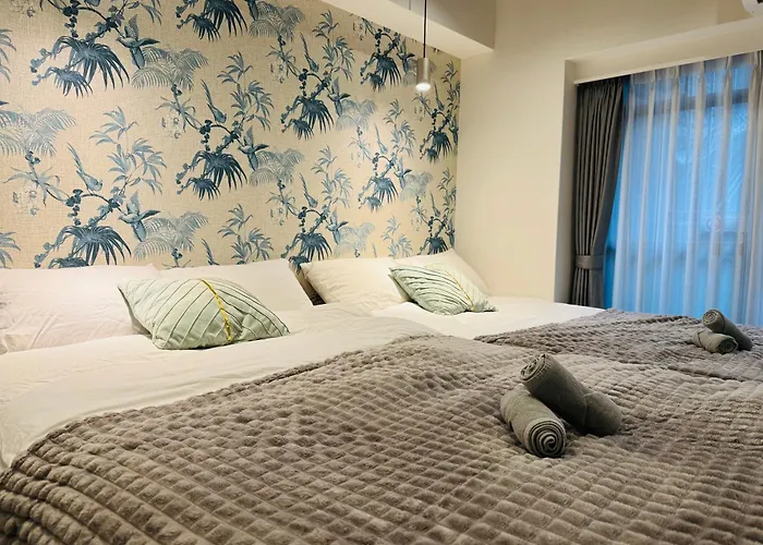 Good Location, Convenient Transportation Nipponbashi Station 4 Minutes Dotonbori 6 Minutes Kuromon Market 8 Minutes Double Bed O10