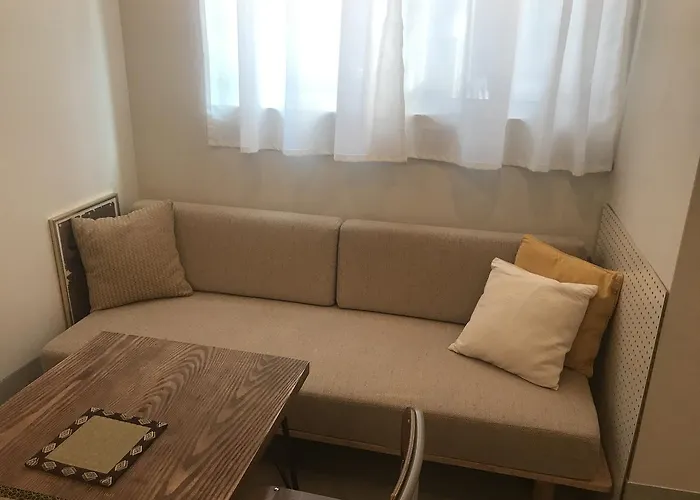 Hostel Hyaku
