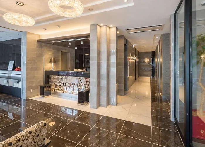 Hotel. Links Namba