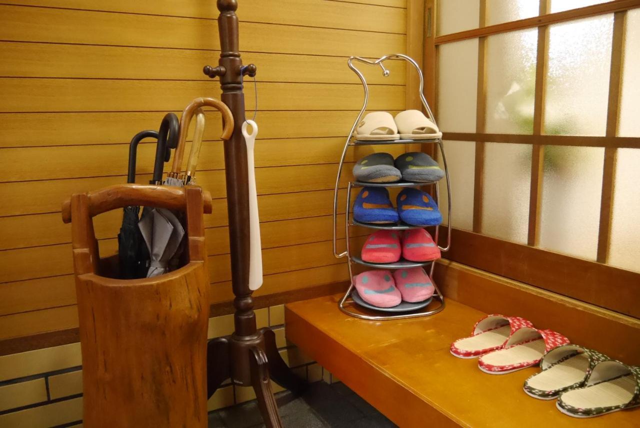 10mins Train To Namba, 4 Mins Walk To Stn, 2 Floors Japanese Style , 2-8 People * Osaka