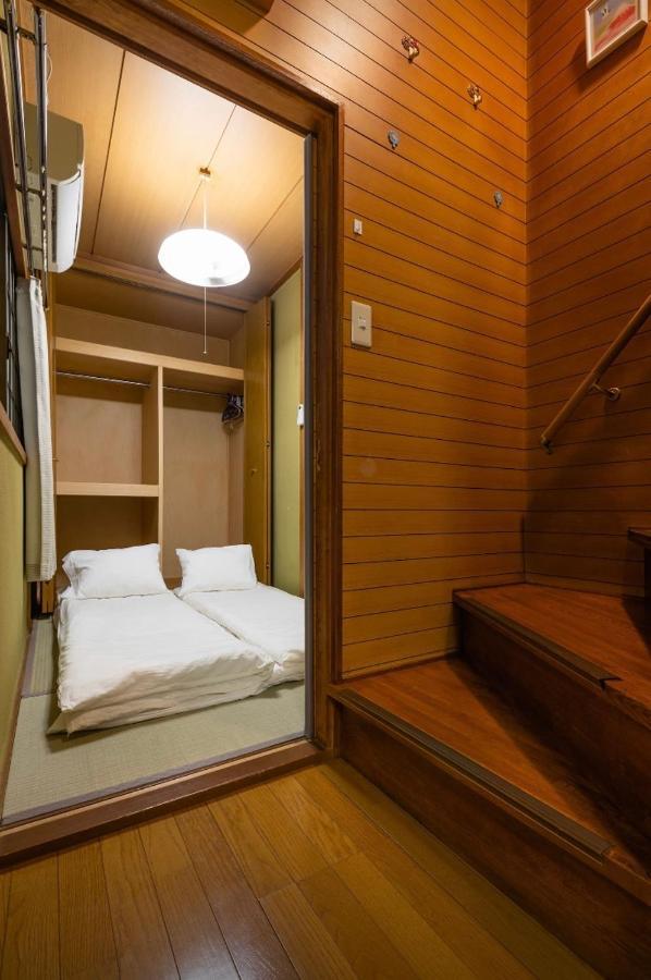 10mins Train To Namba, 4 Mins Walk To Stn, 2 Floors Japanese Style , 2-8 People Osaka