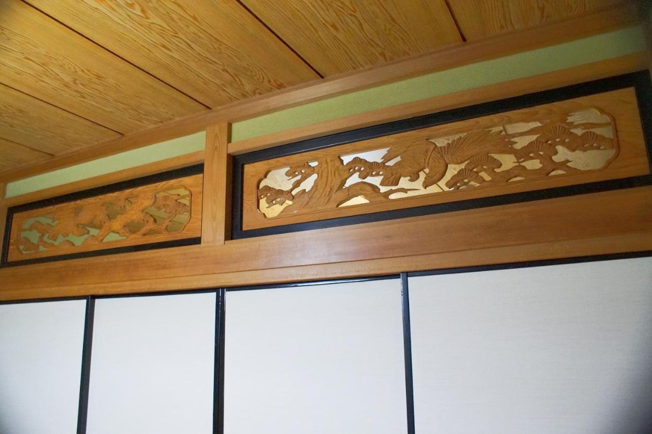 10mins Train To Namba, 4 Mins Walk To Stn, 2 Floors Japanese Style , 2-8 People Holiday home