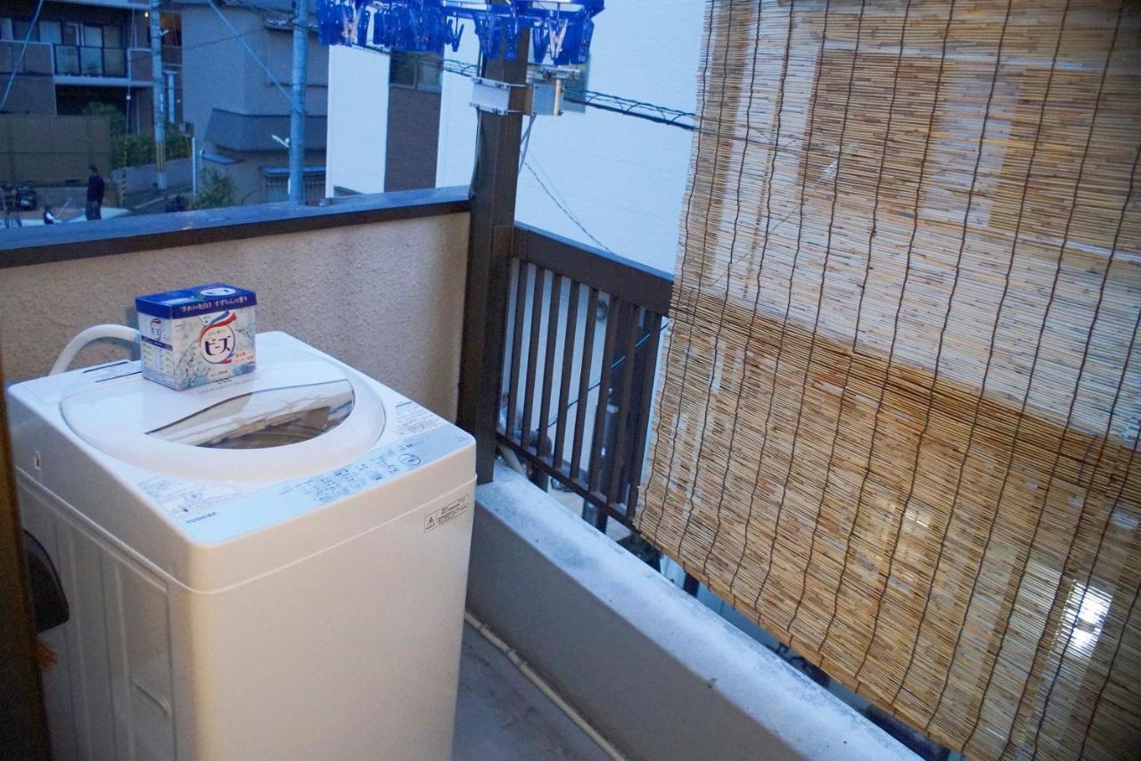 10mins Train To Namba, 4 Mins Walk To Stn, 2 Floors Japanese Style , 2-8 People Holiday home Osaka