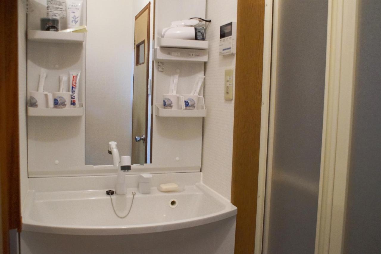 10mins Train To Namba, 4 Mins Walk To Stn, 2 Floors Japanese Style , 2-8 People Holiday home Osaka